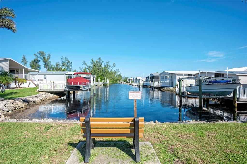 For Sale: $137,500 (2 beds, 2 baths, 1296 Square Feet)