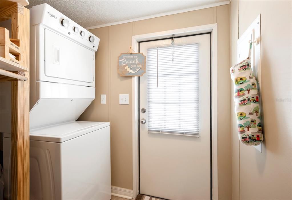 For Sale: $137,500 (2 beds, 2 baths, 1296 Square Feet)