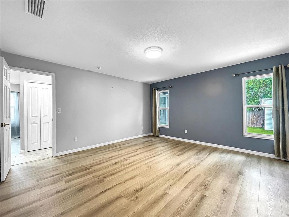 В аренду: $3,050 (3 спален, 2 ванн, 1360 Квадратных фут)