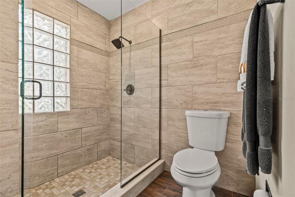 En Venta: $455,000 (3 camas, 2 baños, 1669 Pies cuadrados)