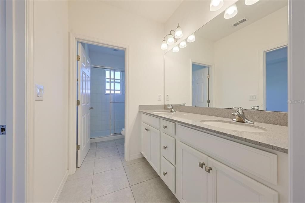В аренду: $2,400 (3 спален, 2 ванн, 1617 Квадратных фут)