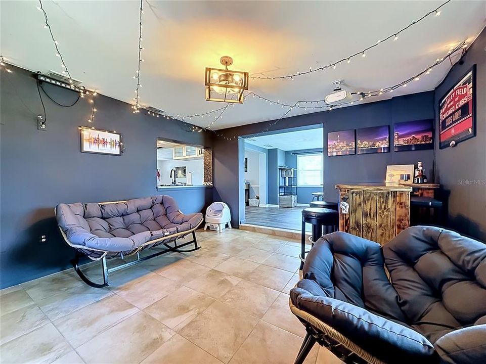 For Sale: $249,900 (2 beds, 2 baths, 1236 Square Feet)