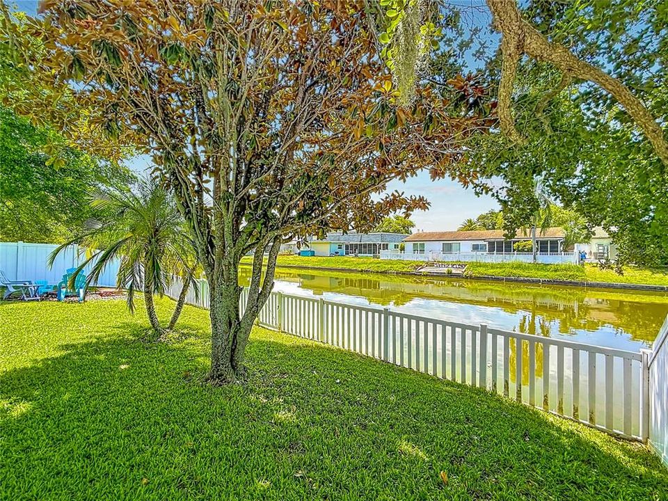 For Sale: $249,900 (2 beds, 2 baths, 1236 Square Feet)
