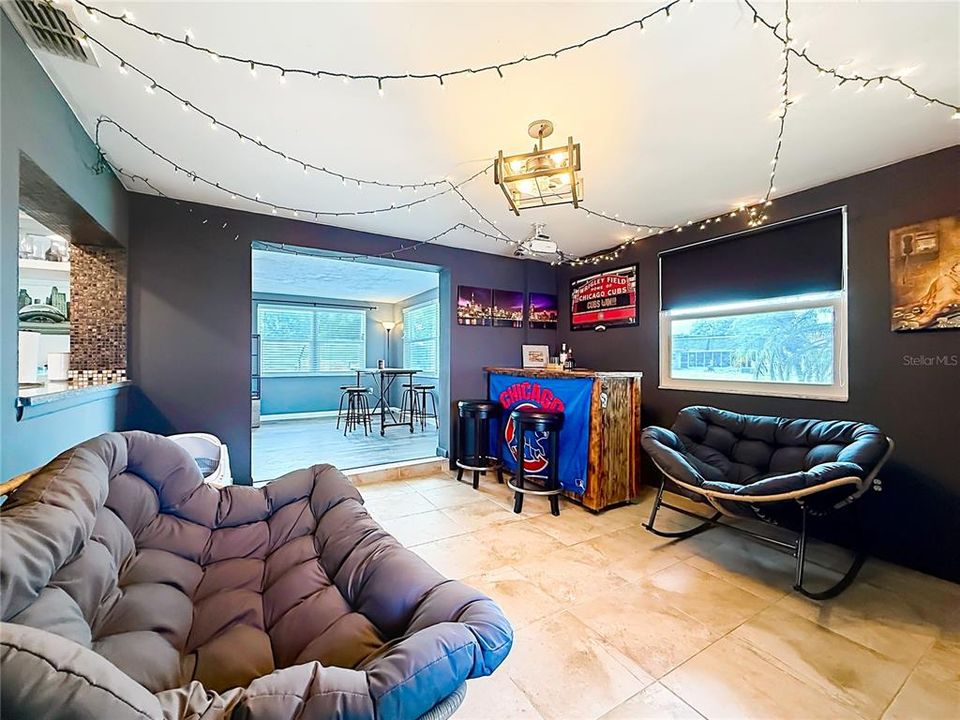 For Sale: $249,900 (2 beds, 2 baths, 1236 Square Feet)