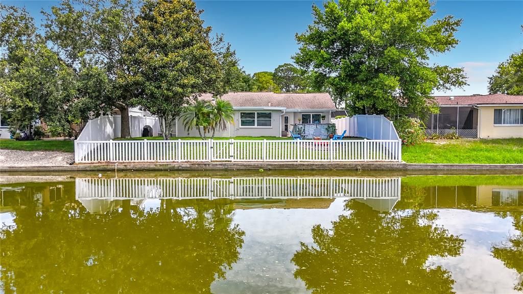 For Sale: $249,900 (2 beds, 2 baths, 1236 Square Feet)