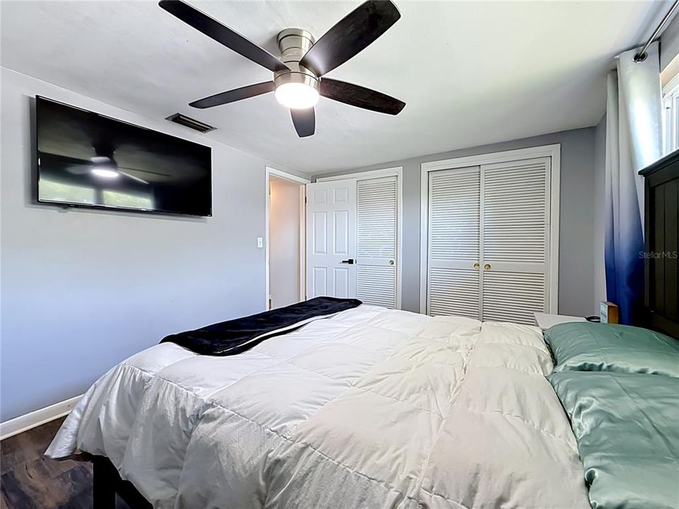 For Sale: $249,900 (2 beds, 2 baths, 1236 Square Feet)