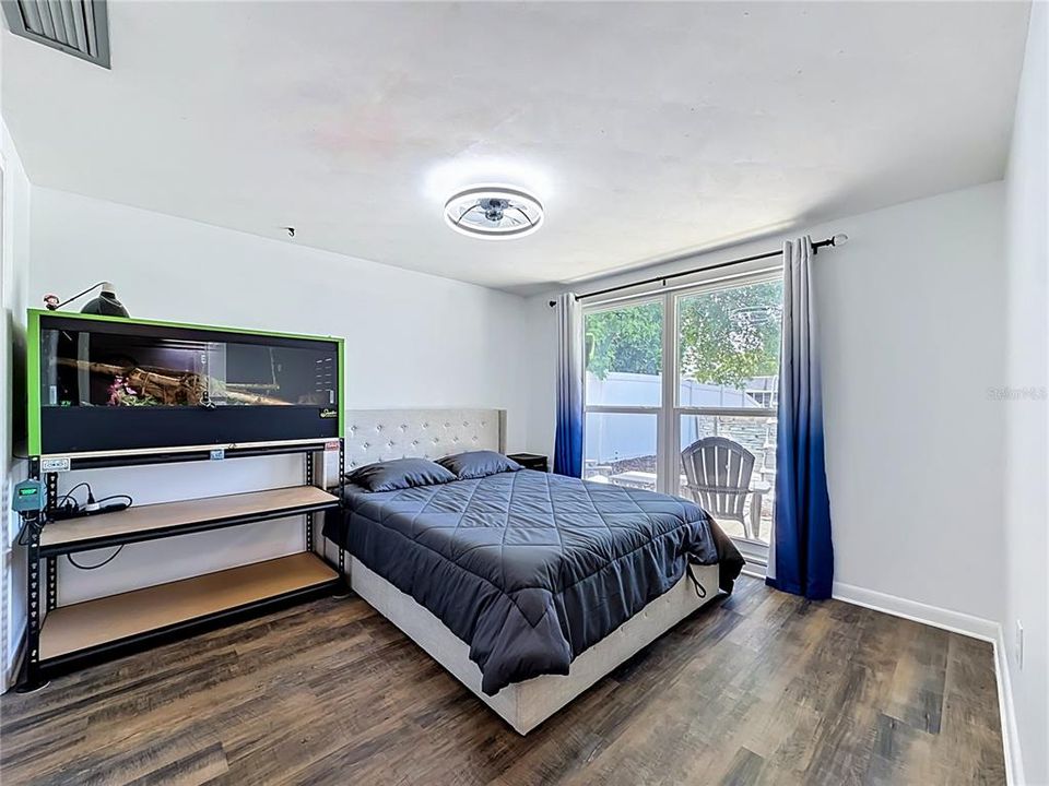 For Sale: $249,900 (2 beds, 2 baths, 1236 Square Feet)