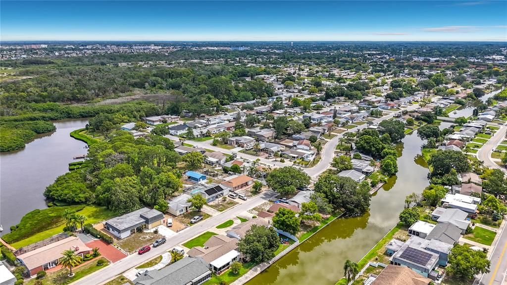 For Sale: $249,900 (2 beds, 2 baths, 1236 Square Feet)