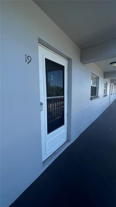 For Rent: $1,275 (1 beds, 1 baths, 690 Square Feet)