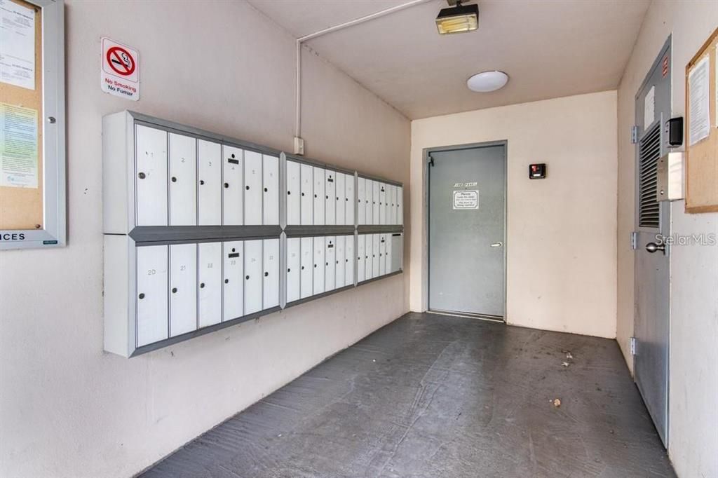 For Rent: $1,275 (1 beds, 1 baths, 690 Square Feet)