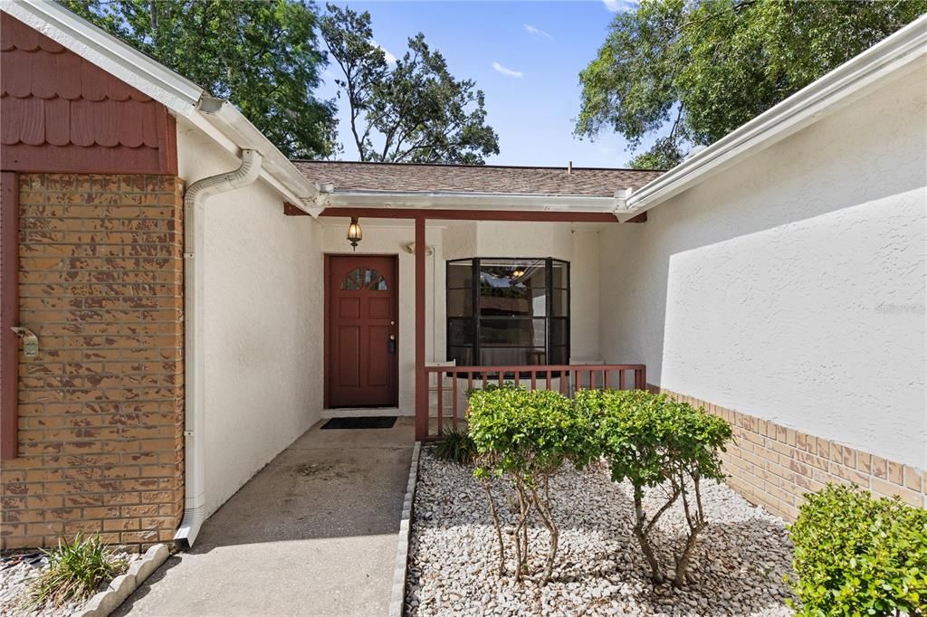 Activo con contrato: $365,000 (3 camas, 2 baños, 1228 Pies cuadrados)