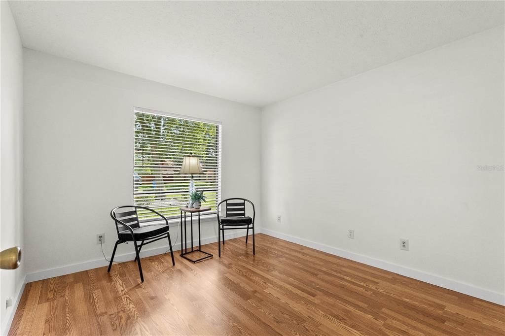 Activo con contrato: $365,000 (3 camas, 2 baños, 1228 Pies cuadrados)
