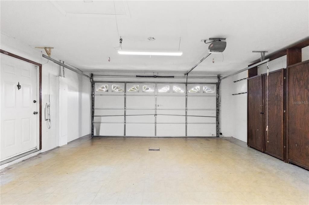 Activo con contrato: $365,000 (3 camas, 2 baños, 1228 Pies cuadrados)