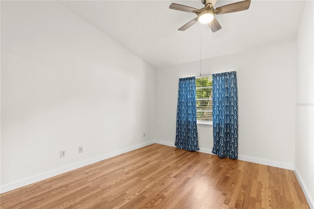 Activo con contrato: $365,000 (3 camas, 2 baños, 1228 Pies cuadrados)