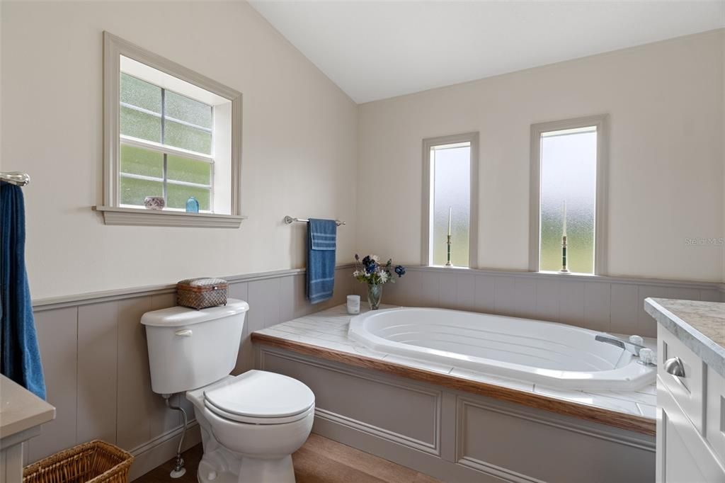 For Sale: $529,000 (4 beds, 2 baths, 2052 Square Feet)