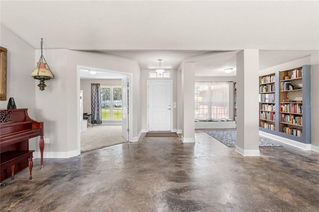 For Sale: $475,000 (5 beds, 3 baths, 2471 Square Feet)