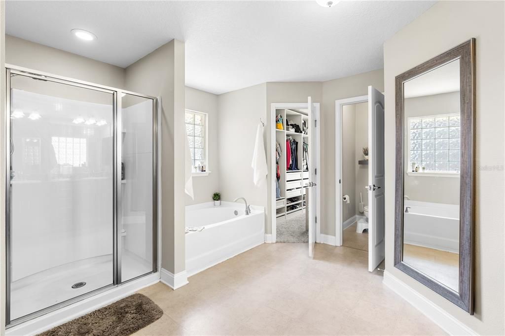 For Sale: $475,000 (5 beds, 3 baths, 2471 Square Feet)