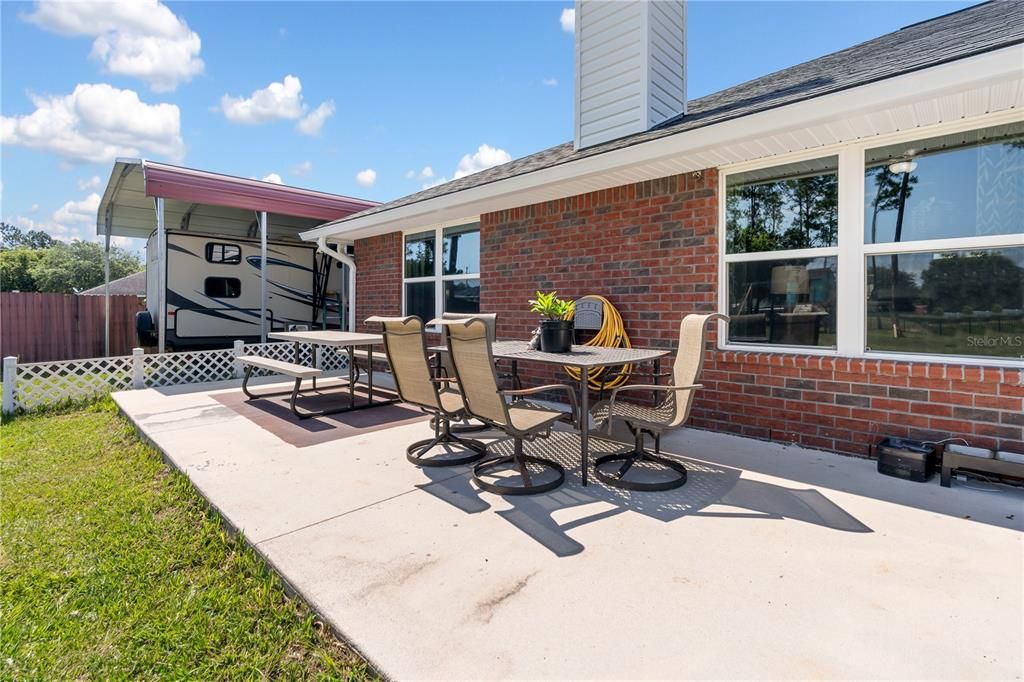For Sale: $475,000 (5 beds, 3 baths, 2471 Square Feet)
