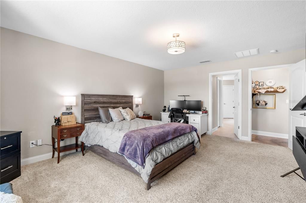 For Sale: $475,000 (5 beds, 3 baths, 2471 Square Feet)