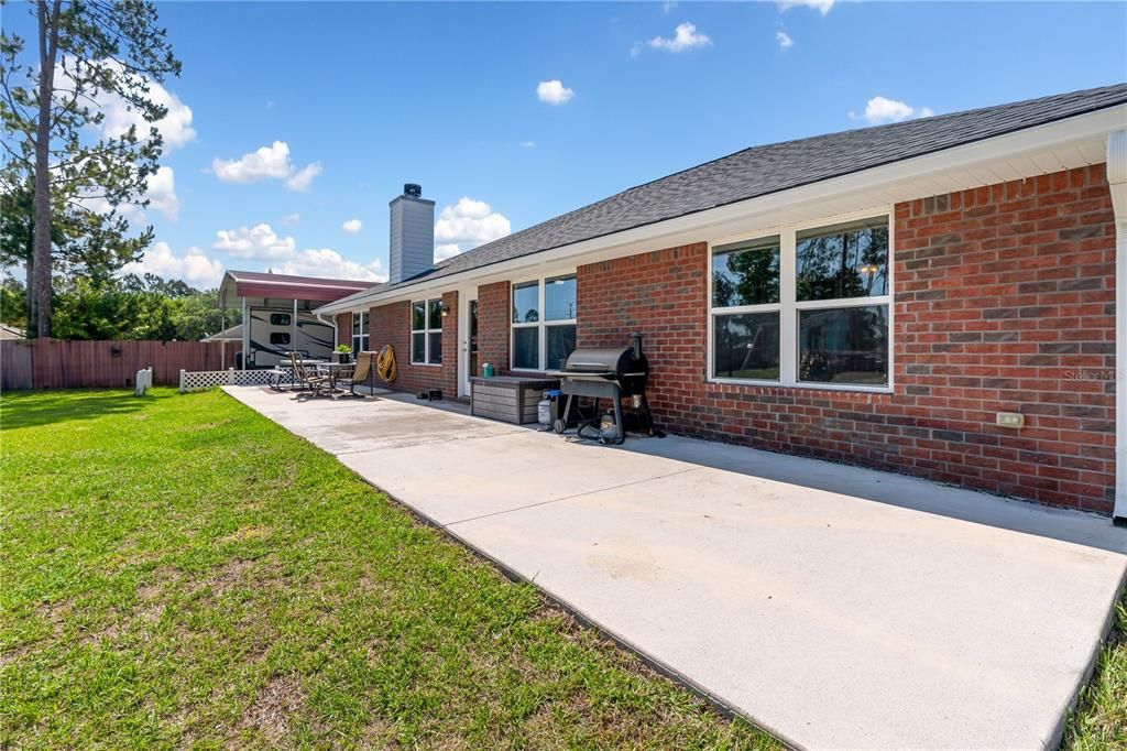 For Sale: $475,000 (5 beds, 3 baths, 2471 Square Feet)