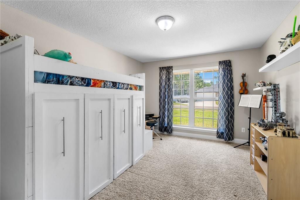 For Sale: $475,000 (5 beds, 3 baths, 2471 Square Feet)