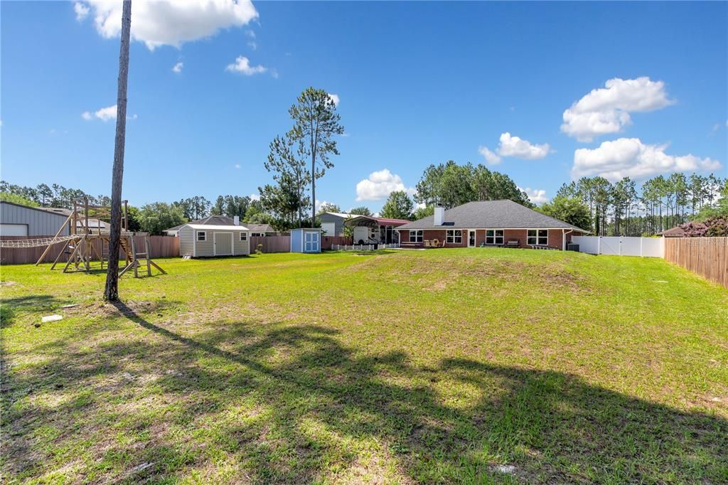 For Sale: $475,000 (5 beds, 3 baths, 2471 Square Feet)