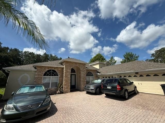 For Sale: $850,000 (5 beds, 4 baths, 3538 Square Feet)