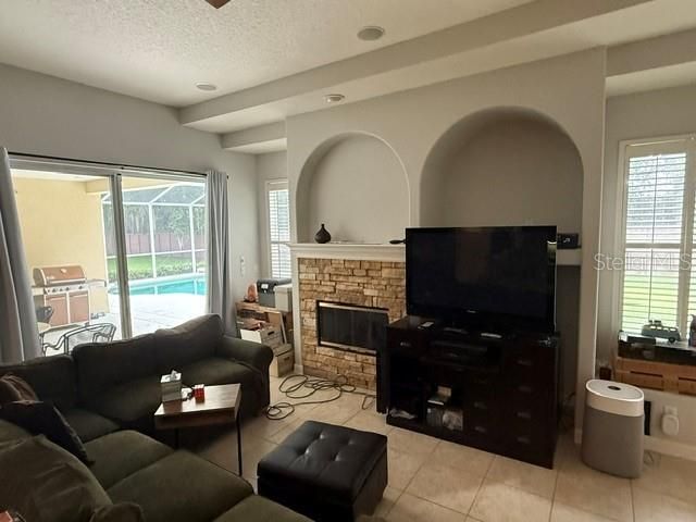 For Sale: $850,000 (5 beds, 4 baths, 3538 Square Feet)