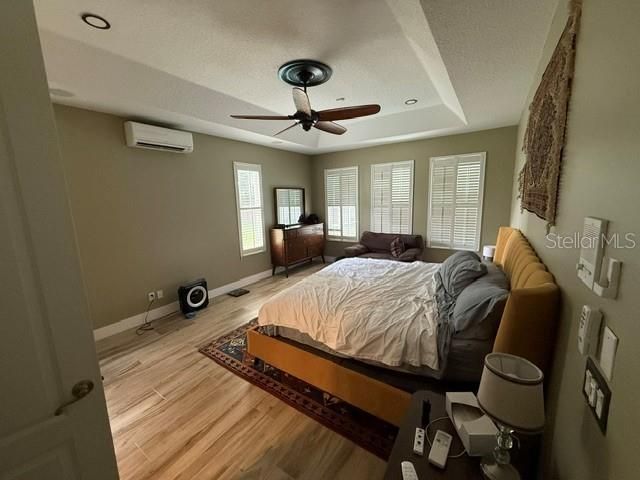 For Sale: $850,000 (5 beds, 4 baths, 3538 Square Feet)