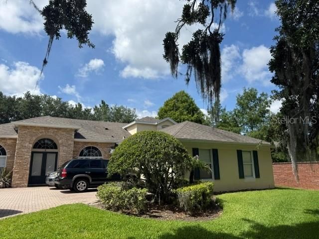 For Sale: $850,000 (5 beds, 4 baths, 3538 Square Feet)