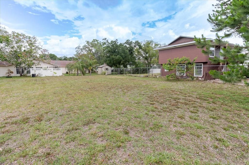 待售: $225,000 (0.11 acres)