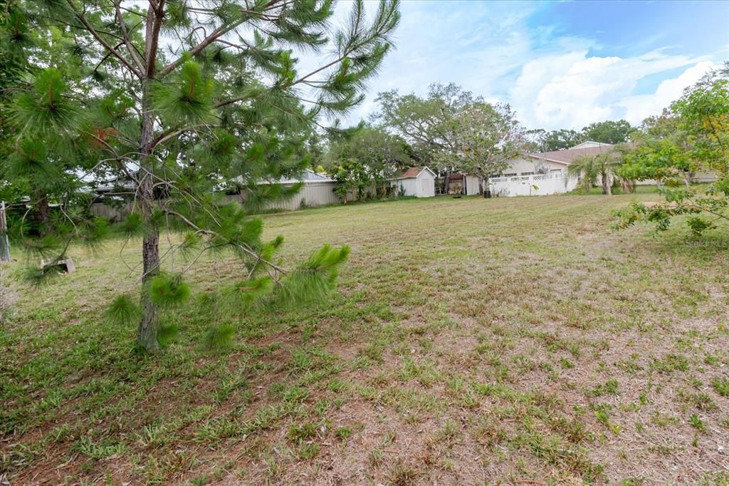 待售: $225,000 (0.11 acres)