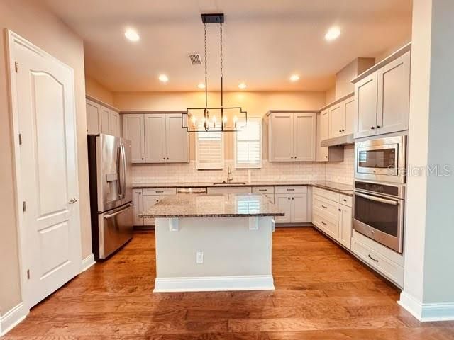 For Rent: $3,300 (3 beds, 2 baths, 1813 Square Feet)