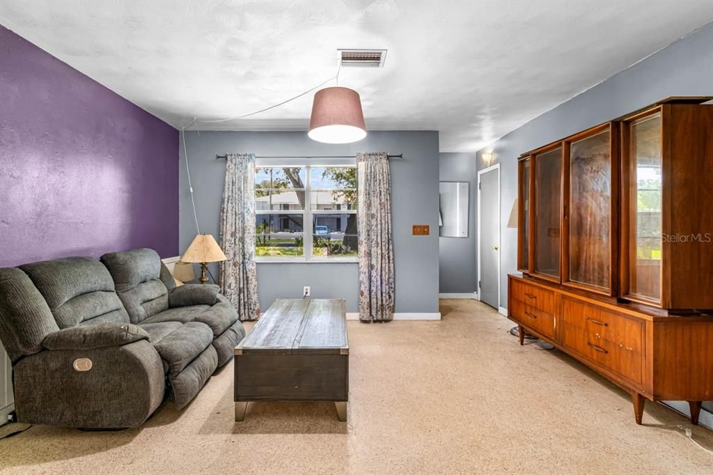 En Venta: $325,000 (3 camas, 2 baños, 1610 Pies cuadrados)