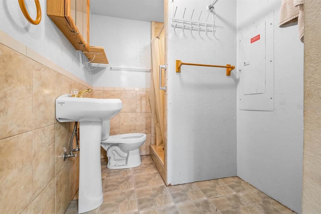En Venta: $325,000 (3 camas, 2 baños, 1610 Pies cuadrados)
