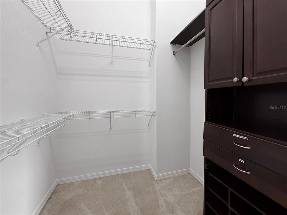 For Sale: $339,900 (2 beds, 2 baths, 1601 Square Feet)