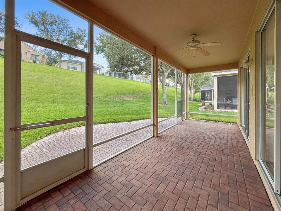 For Sale: $339,900 (2 beds, 2 baths, 1601 Square Feet)