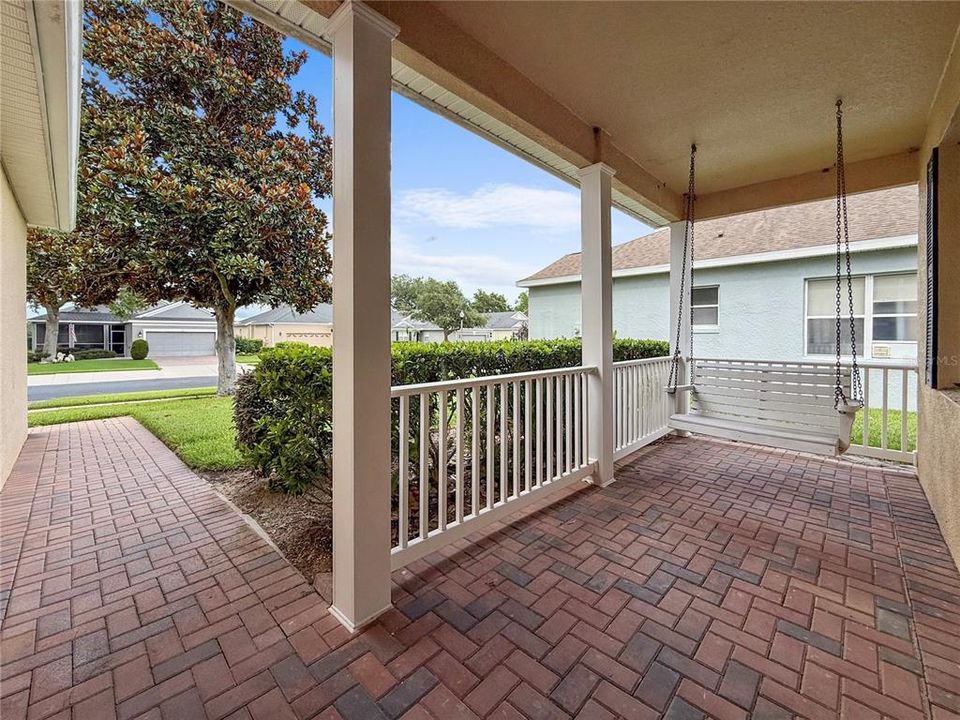 For Sale: $339,900 (2 beds, 2 baths, 1601 Square Feet)