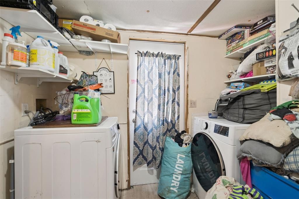 For Sale: $140,000 (2 beds, 2 baths, 924 Square Feet)