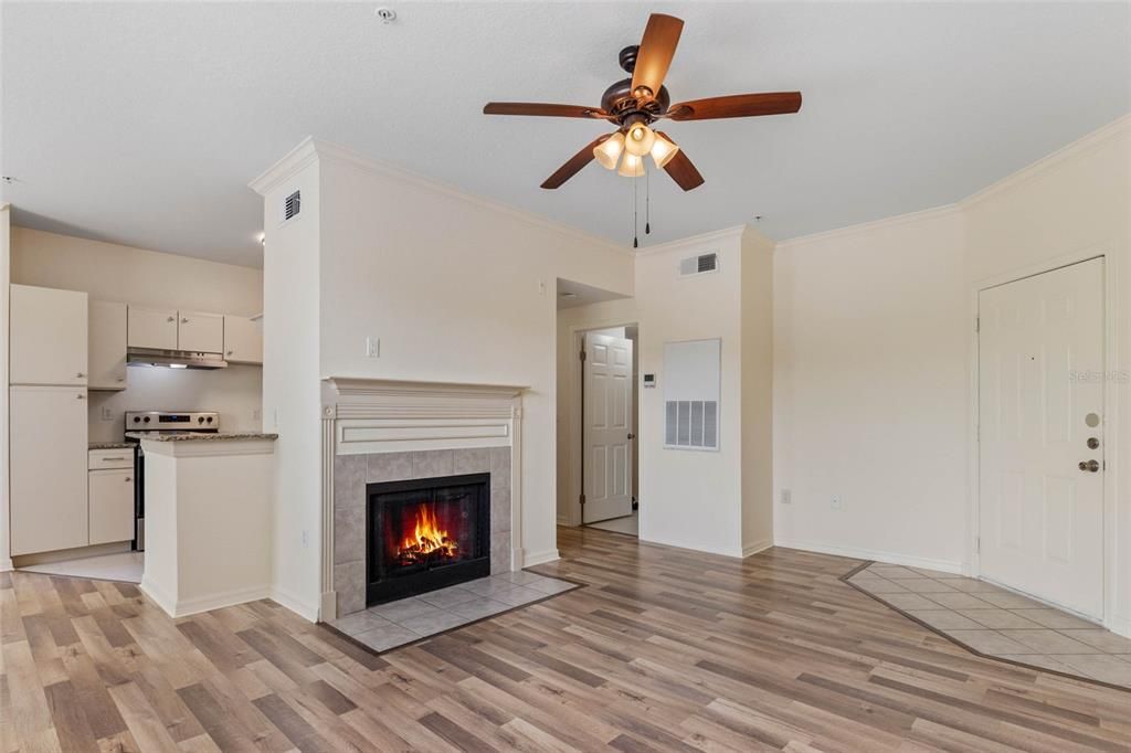 For Sale: $183,000 (1 beds, 1 baths, 854 Square Feet)