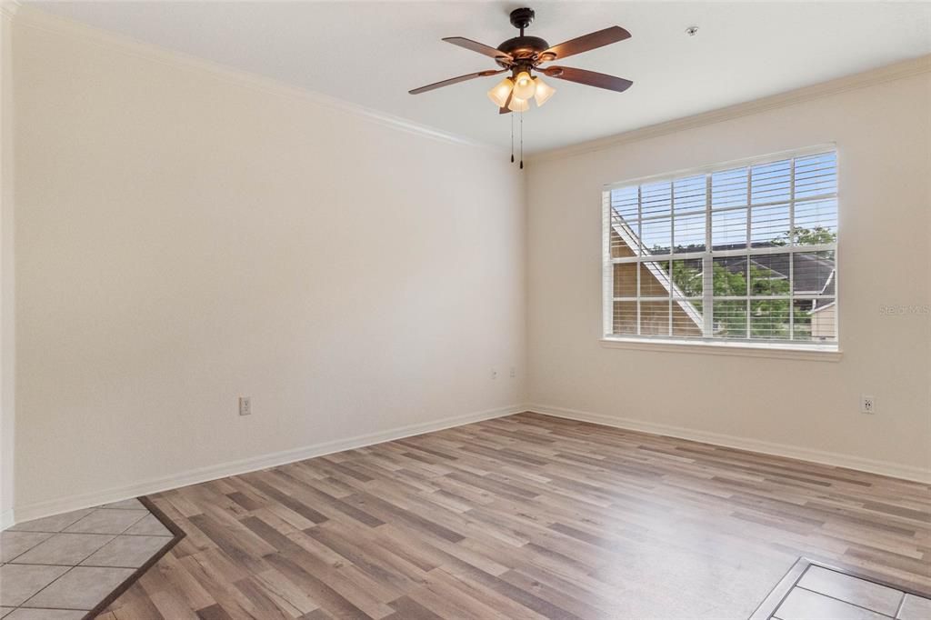 For Sale: $183,000 (1 beds, 1 baths, 854 Square Feet)