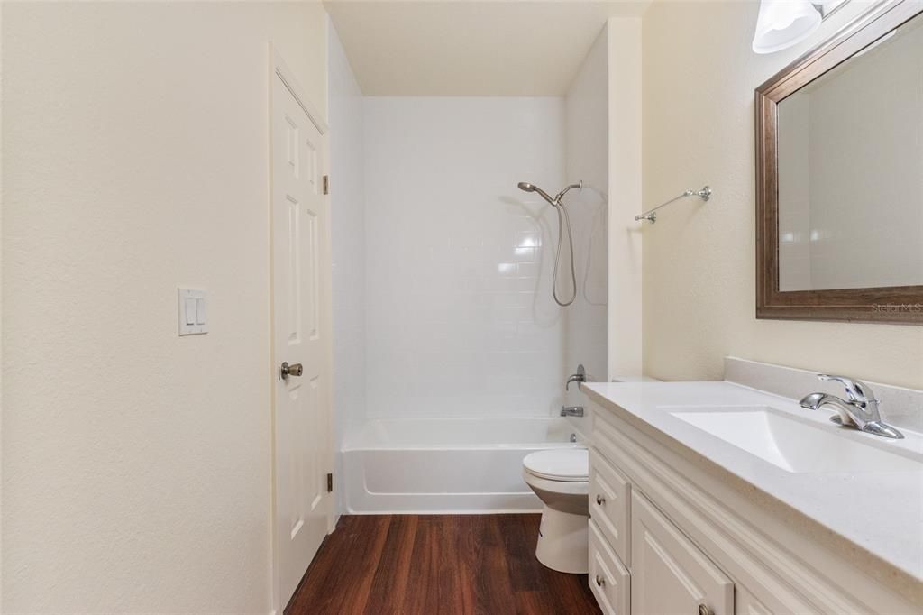 For Sale: $183,000 (1 beds, 1 baths, 854 Square Feet)