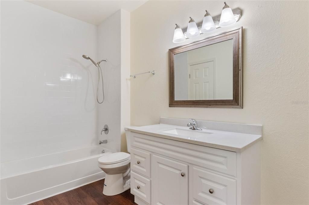 For Sale: $183,000 (1 beds, 1 baths, 854 Square Feet)