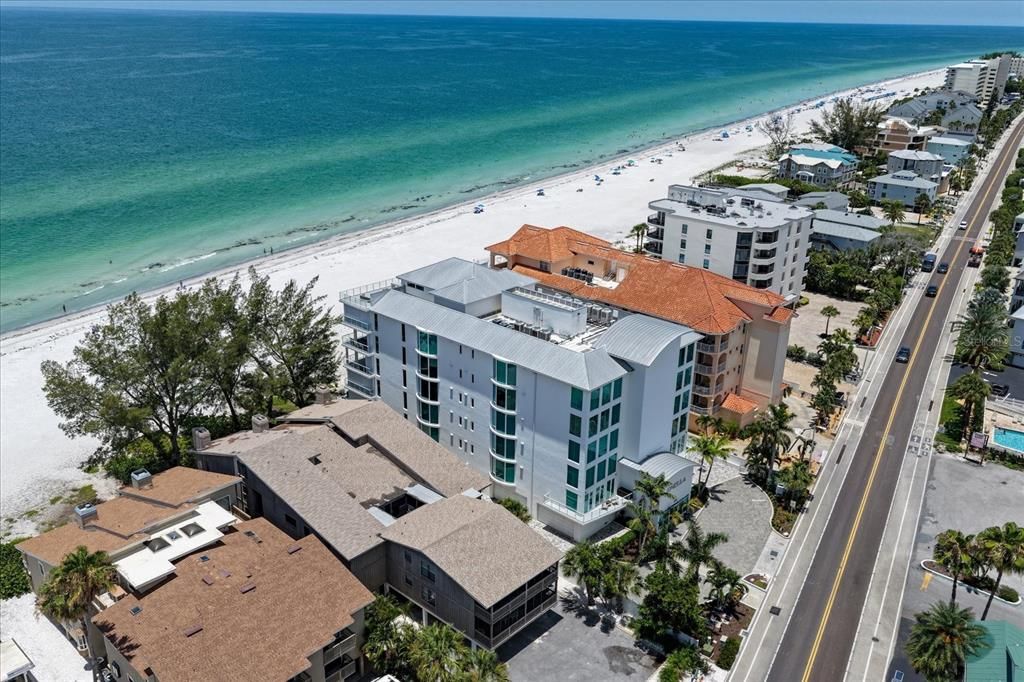 For Sale: $3,997,000 (4 beds, 3 baths, 3620 Square Feet)