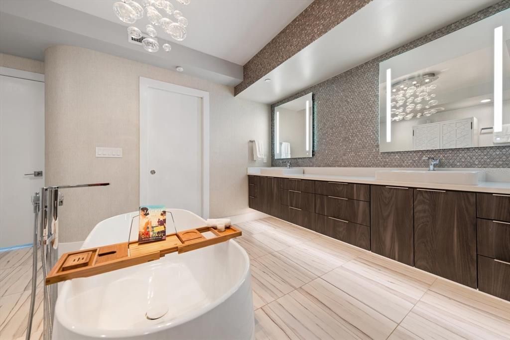 For Sale: $3,997,000 (4 beds, 3 baths, 3620 Square Feet)
