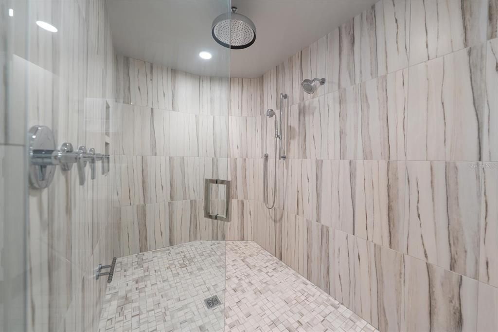 For Sale: $3,997,000 (4 beds, 3 baths, 3620 Square Feet)