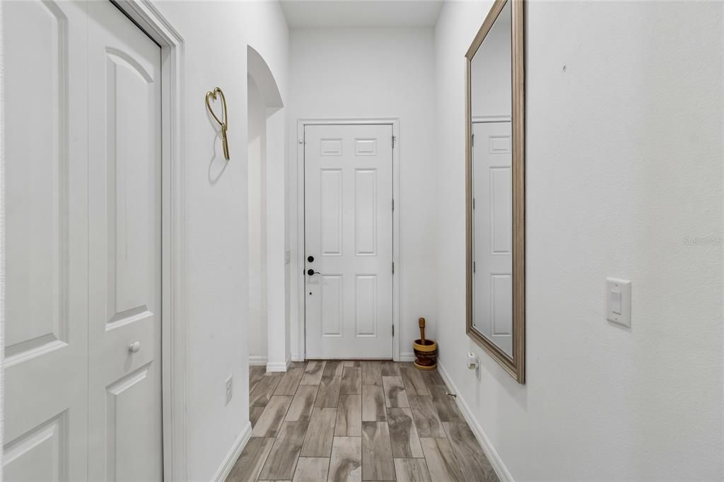 En Venta: $360,000 (4 camas, 2 baños, 1897 Pies cuadrados)