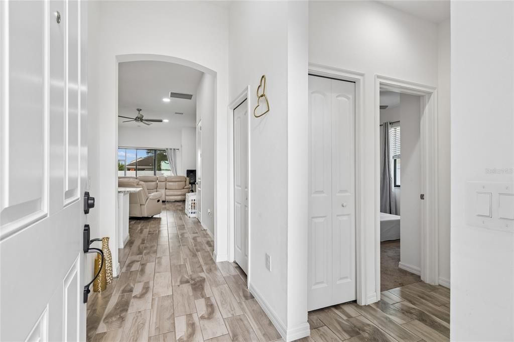 En Venta: $360,000 (4 camas, 2 baños, 1897 Pies cuadrados)