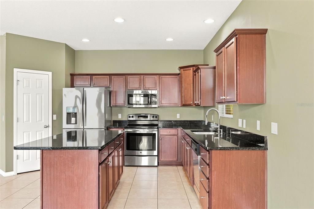 For Sale: $380,000 (4 beds, 2 baths, 1859 Square Feet)