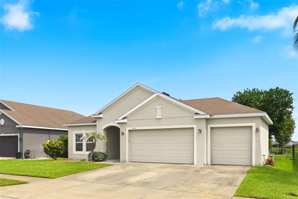 For Sale: $380,000 (4 beds, 2 baths, 1859 Square Feet)
